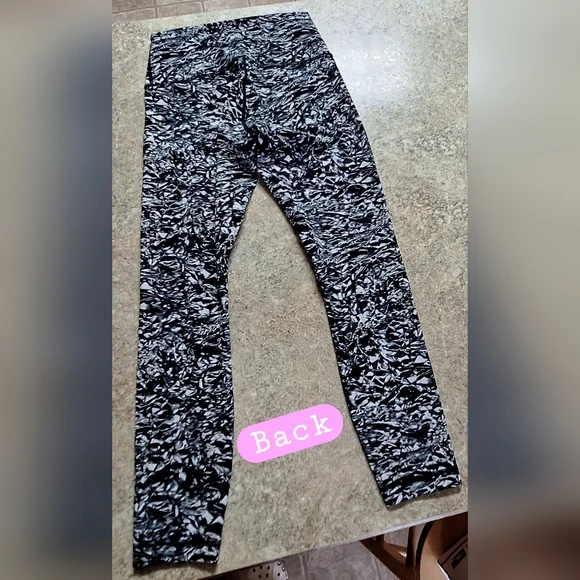 Lululemon Leggings Size 8 ☆Like New☆ - Picture 5 of 8